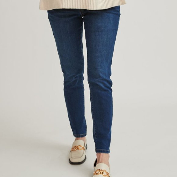 Medium Wash Natalie Jegging - 28" - Thyme Maternity - Picture 2 of 8